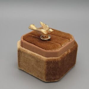 AVON Vintage Gold Tone Bird Pin